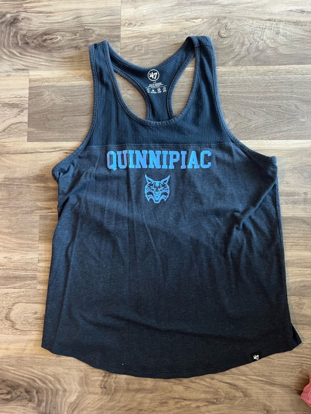 Quinnipiac Women’s Athletic Tank Size L